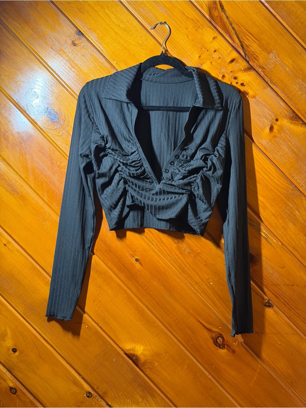 SHEIN Black Ruched V-Neck Long Sleeve Crop Top